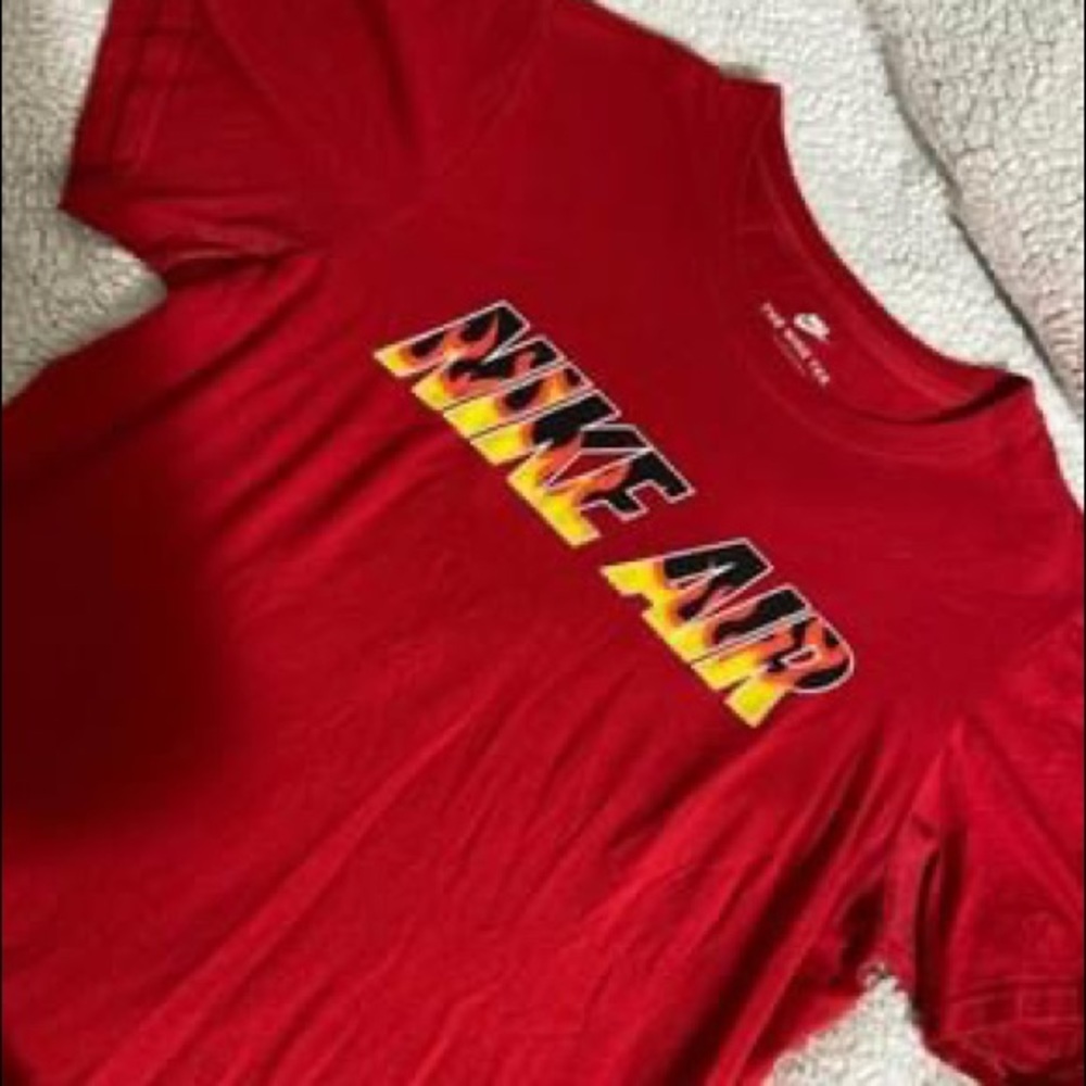 Men’s Nike tee